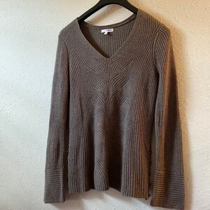 Women’s size large Sonoma brown sweater D17